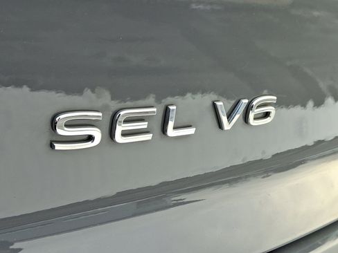 Certified 2021 Volkswagen Atlas Cross Sport SEL image 31