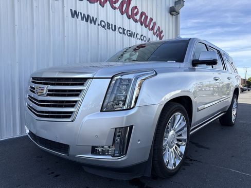 Used 2019 Cadillac Escalade ESV Platinum image 10