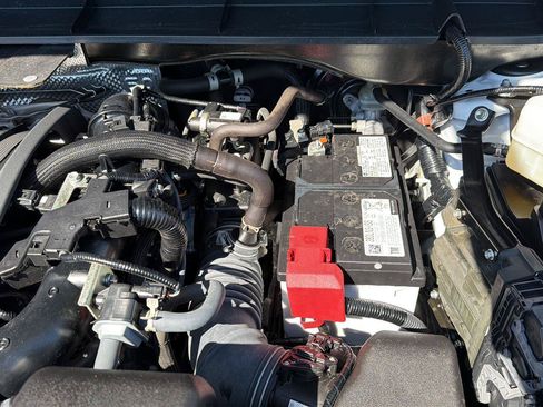 Used 2023 Toyota Highlander XLE FWD image 38