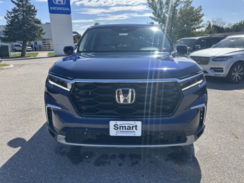Used 2024 Honda Pilot Touring image 8