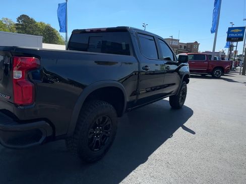 Used 2024 Chevrolet Silverado 1500 ZR2 w/ Technology Package AWD/4WD image 8