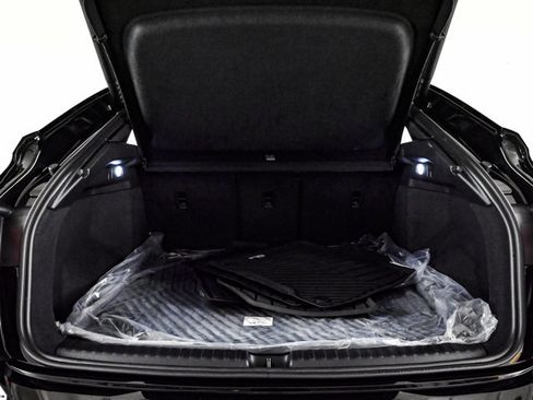 Used 2025 Audi Q4 e-tron Premium Plus w/ Premium Plus image 6