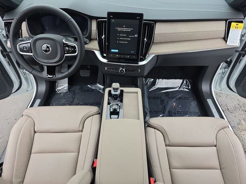 New 2026 Volvo XC90 B6 Ultra w/ Lounge Package image 9