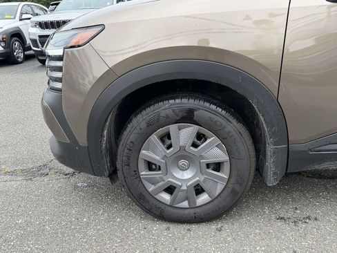 Used 2025 Nissan Kicks S w/ Interior Electronics Package AWD/4WD image 10