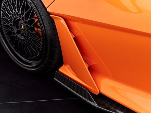 Used 2025 Lamborghini Revuelto AWD/4WD image 36