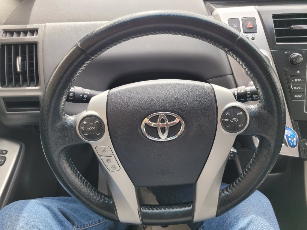 Used 2013 Toyota Prius V Five FWD image 22