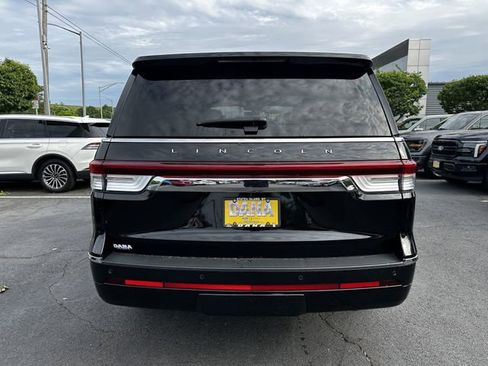 Certified 2023 Lincoln Navigator Reserve AWD/4WD image 6