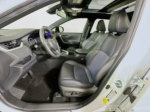 Used 2024 Toyota RAV4 XSE w/ Advanced Technology Package AWD/4WD image 21
