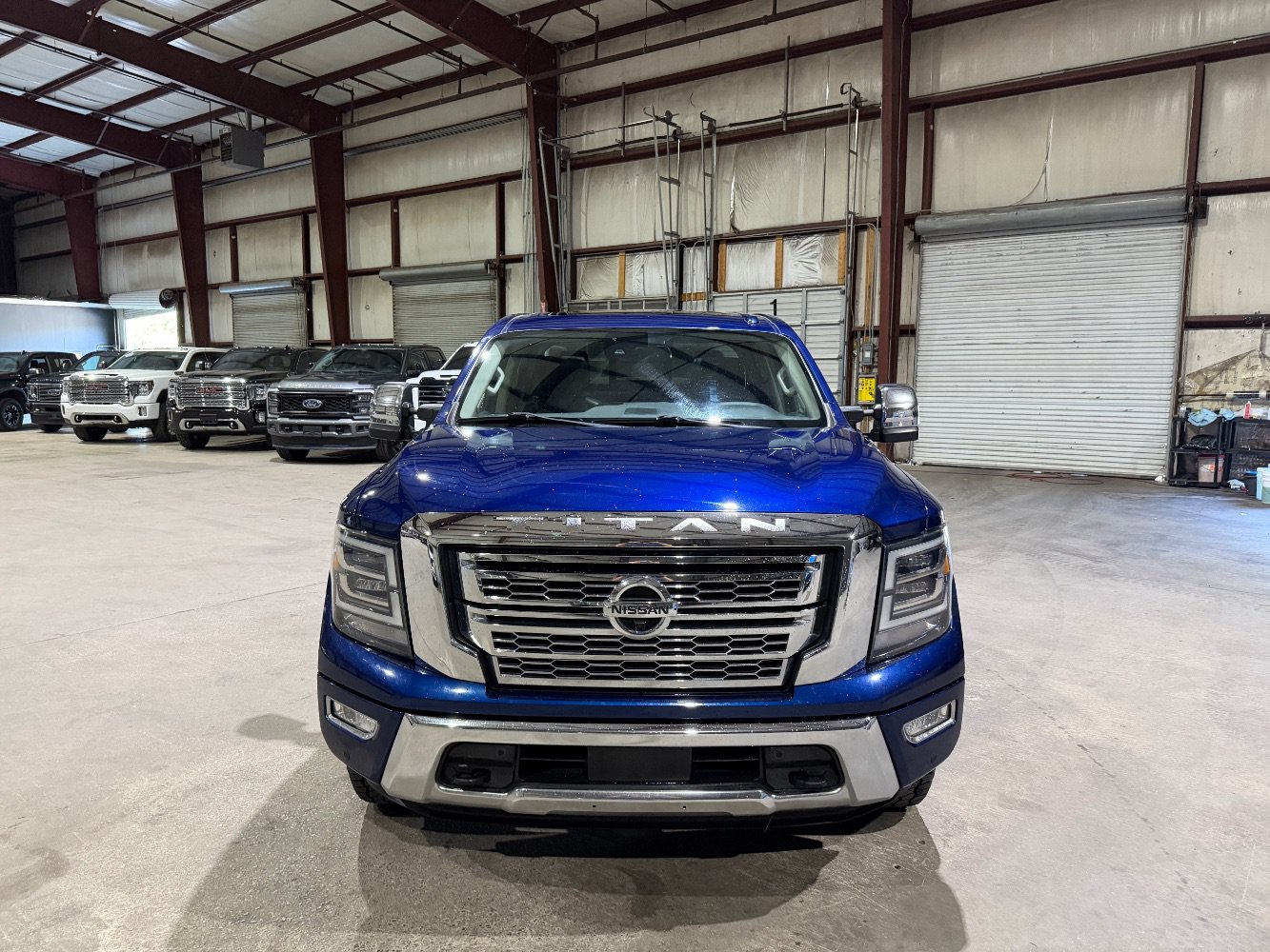 Used 2020 Nissan Titan SL w/ Moonroof Package AWD/4WD image 10