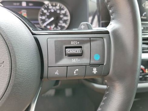 Used 2025 Nissan Pathfinder SL image 31