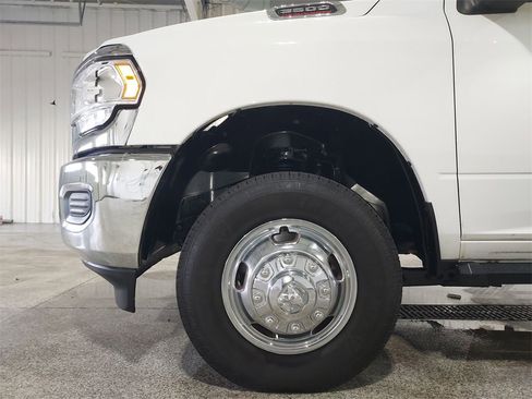 Used 2023 RAM 3500 Tradesman image 16