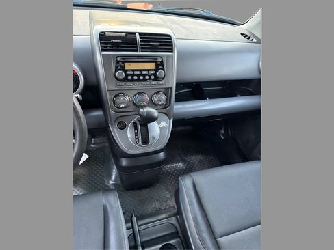 Used 2005 Honda Element EX image 16