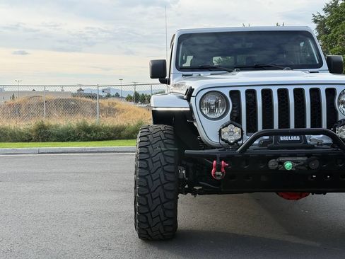 Used 2023 Jeep Gladiator Rubicon w/ Trailer Tow Package AWD/4WD image 4