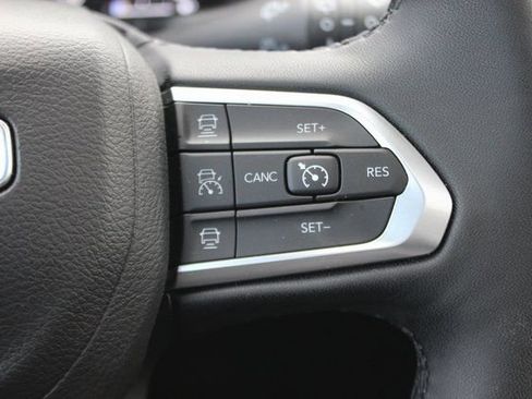 Used 2024 Jeep Compass Limited w/ High Altitude Package image 16