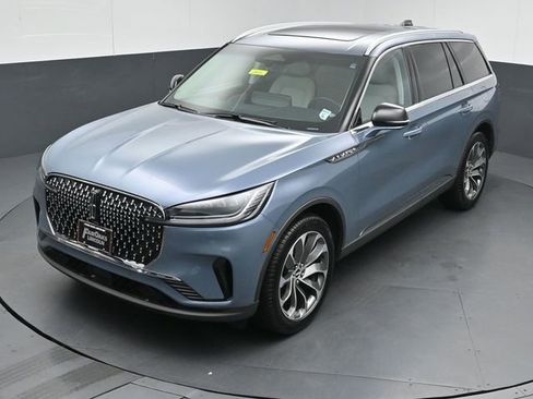Used 2025 Lincoln Aviator AWD image 46