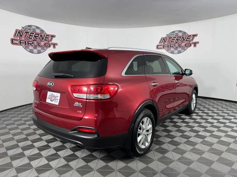 Used 2017 Kia Sorento AWD image 7