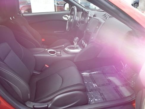 Used 2016 Nissan 370Z Roadster RWD image 31