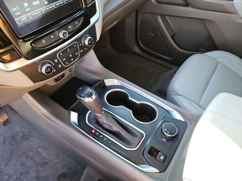 Used 2019 Chevrolet Traverse LT w/ LT Premium Package FWD image 24