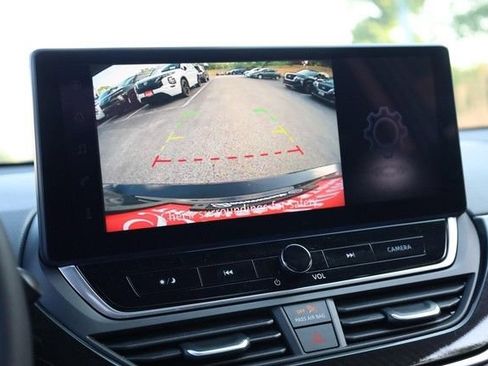 Certified 2025 Nissan Altima 2.5 SR w/ SR Premium Package FWD image 12