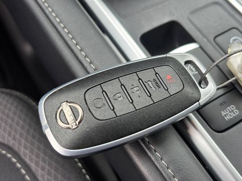 Used 2025 Nissan Pathfinder SV AWD/4WD image 27