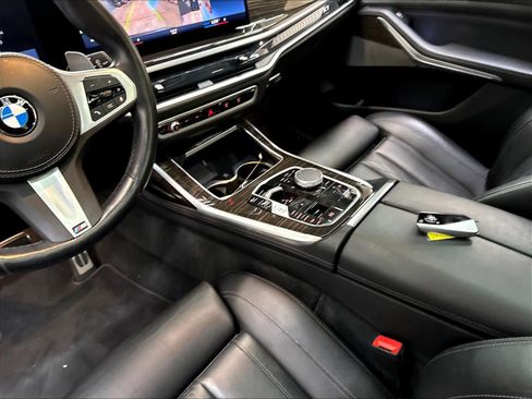 Used 2023 BMW X7 xDrive40i w/ Dynamic Handling Package AWD/4WD image 19