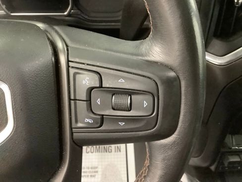 Used 2022 GMC Sierra 1500 AT4 w/ AT4 Premium Package AWD/4WD image 16