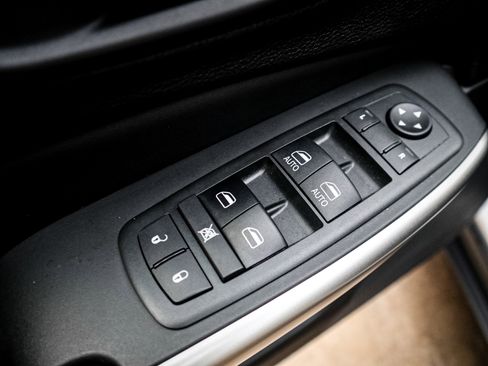 Used 2021 Jeep Cherokee Latitude Lux 80th Anniv w/ Quick Order Package 26U 80TH image 15