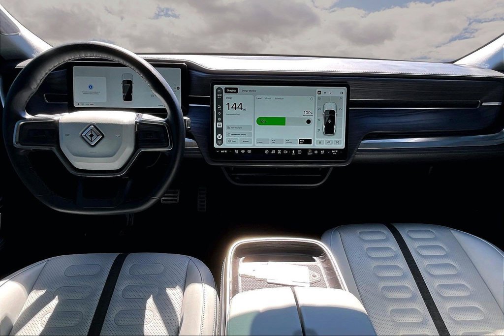 Used 2023 Rivian R1S Adventure Quad AWD/4WD image 7