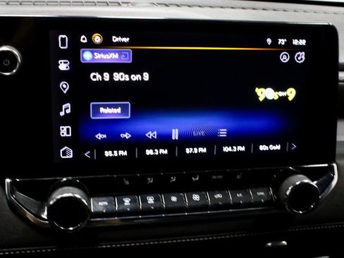 Used 2023 Chevrolet Colorado LT w/ LT Convenience Package II AWD/4WD image 2