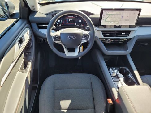 New 2026 Ford Explorer Active RWD image 7