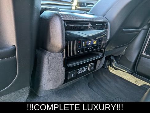 Used 2023 Jeep Wagoneer Series III w/ Premium Group I AWD/4WD image 22