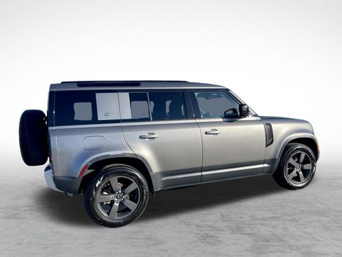 Used 2022 Land Rover Defender 110 S AWD/4WD image 7