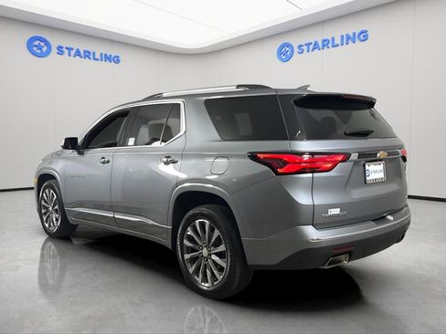 Used 2023 Chevrolet Traverse Premier FWD image 5