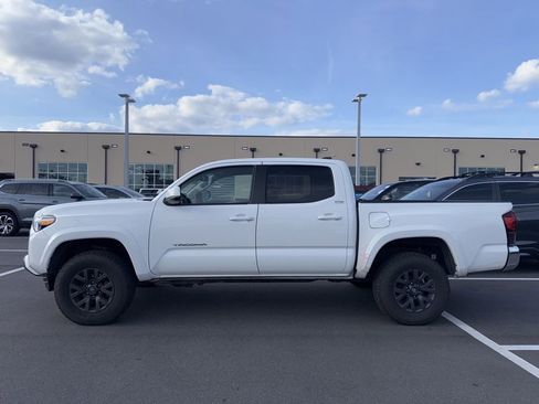 Used 2021 Toyota Tacoma SR5 image 4
