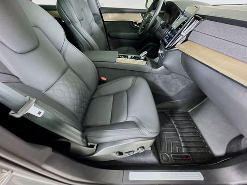 Used 2025 Volvo XC90 B6 Core w/ Protection Package Premier image 28