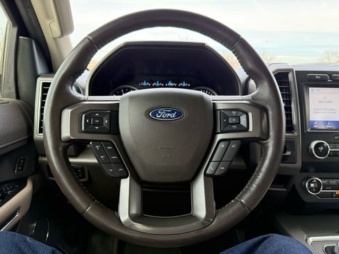 Used 2020 Ford Expedition Max XLT image 22