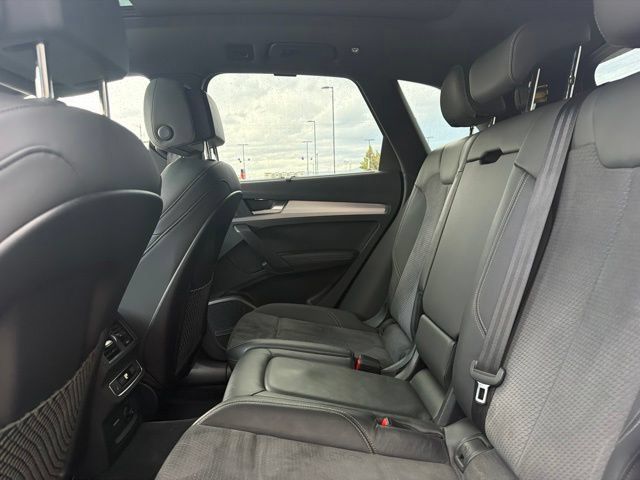 Used 2023 Audi Q5 e Prestige AWD/4WD image 19