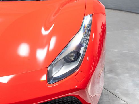 Used 2018 Ferrari 488 Spider RWD image 54