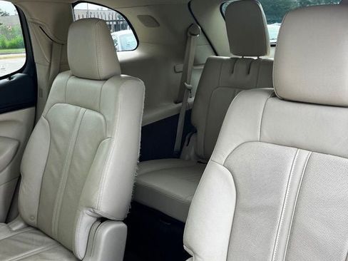 Used 2019 Lincoln MKT AWD image 18