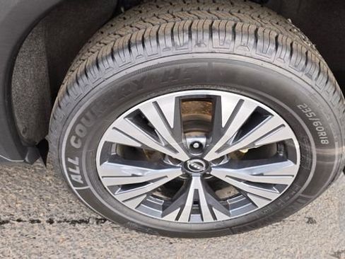 Used 2023 Nissan Rogue SV image 8