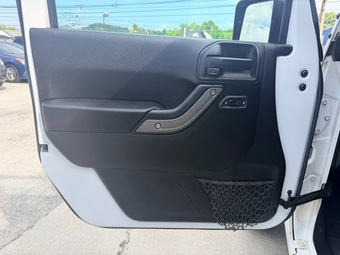 Used 2017 Jeep Wrangler Unlimited Sport w/ Quick Order Package 24S AWD/4WD image 22
