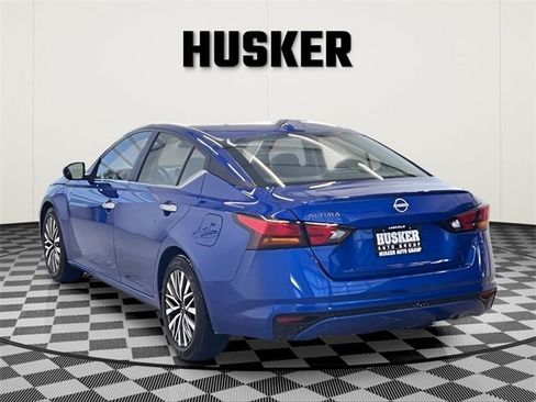 Used 2025 Nissan Altima 2.5 SV image 5