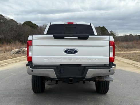 Used 2018 Ford F250 Lariat w/ Lariat Value Package image 6