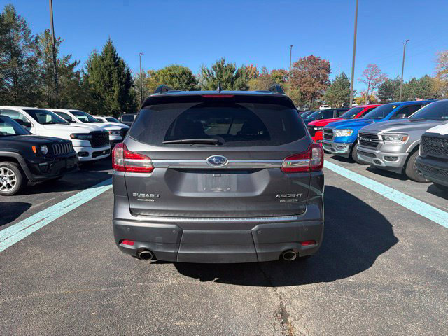 Used 2022 Subaru Ascent Limited w/ Technology Package AWD/4WD image 4