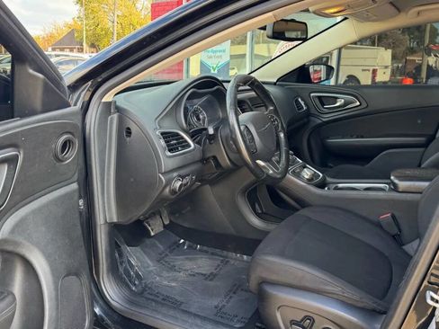 Used 2015 Chrysler 200 Limited w/ Convenience Group image 13