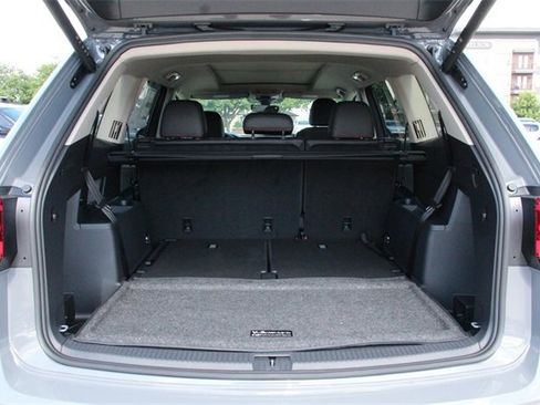 New 2025 Volkswagen Atlas Peak Edition SE image 17