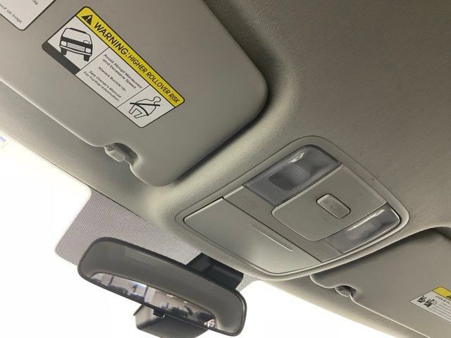 Used 2025 Kia Soul LX w/ LX Technology Package FWD image 20