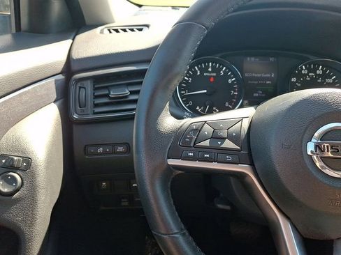 Used 2018 Nissan Rogue SV AWD/4WD image 20