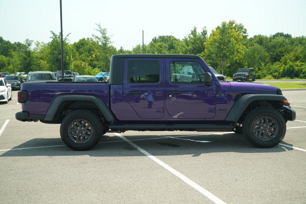 New 2026 Jeep Gladiator Sport AWD/4WD image 8