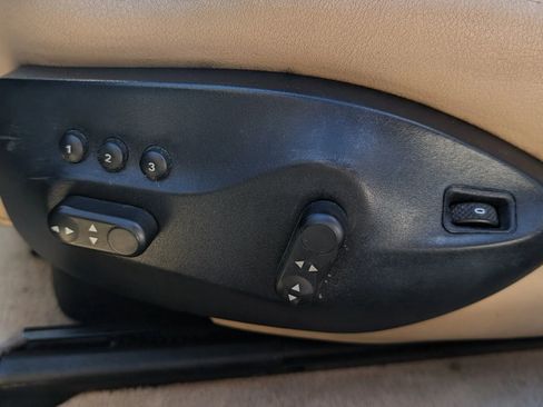 Used 2011 Maserati GranTurismo S image 15